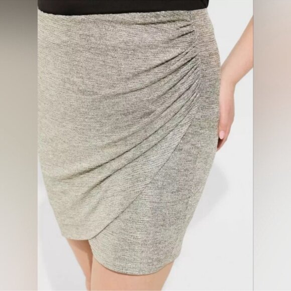 Torrid Women Silver Mini Foil Knit Tulip Skirt Plus Size 1X - Picture 3 of 12